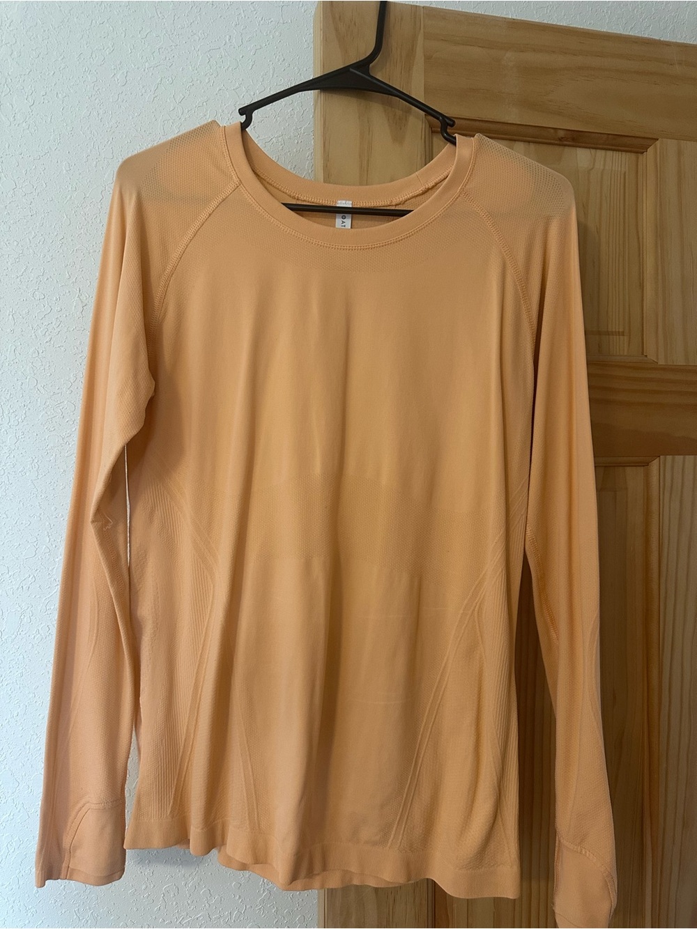 Athleta Peach Long Sleeve Crewneck Top
